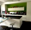 Philippe Nourisson, Menuisier- - agencement-decoration-interieur - catalogue-espace-cuisine - Cuisine laquée blanc satin