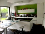 Philippe Nourisson, Menuisier- - agencement-decoration-interieur - catalogue-espace-cuisine - Cuisine laquée blanc satin