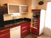 Philippe Nourisson, Menuisier- - agencement-decoration-interieur - catalogue-espace-cuisine - Cuisine stratifié rouge